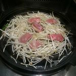 ジンギスカン霧島 - ジンギスカン焼き焼き中