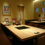 ジンギスカン霧島 - 店内（とても清潔感があります）