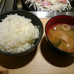 ランチのご飯と味噌汁