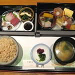 一福庵 - 二段弁当（蓋を開けると）