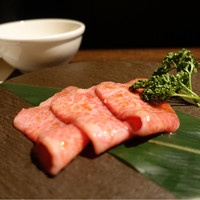 ヤキニク旭 - 岩手産の和牛トモサンカク すき焼風