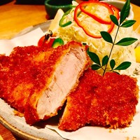 華蓮 博多店 - 『鹿児島黒豚厚切りロースカツ（200g）』様（2200円）結構いいお値段するんですがこれかなり旨いんですよね～