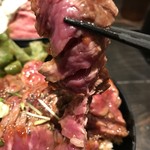 レッドロック - 【2017.1.19】ステーキ丼のミディアムレアなお肉。