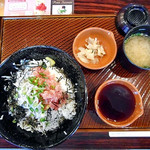 Gasuto - まぐろと釜揚げしらすの二色丼朝定食（大盛り）