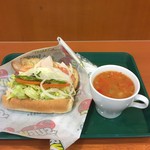 SUBWAY - ターキーベーコンエッグ490円、ミネストローネスープセット320円