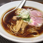 醤油ラーメン　800円(税込）