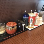 横浜家系ラーメン 府中家 - 卓上アメニティ