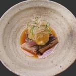 味 ふくしま - 『ヨコワの炙り焼き』～!! ヨコワ(黒まぐろ)の表面を軽く炙り焼きしたものに、おろしと細かくカットした山芋とねぎ添えでポン酢かけ～♪( ^o^)ﾉ