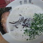 金田家 - カメラ性能向上にあたり、画像を残そうとｗｗ 黒豚ラーメン５７０円