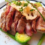 ガーデン＆クラフツ カフェ - ('10/12)仔牛のフランクステーキ　スパイス風味　ライム添え