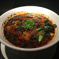 虎萬元 南青山店 - 黒胡麻タンタン麺