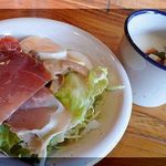 Lucaバル - サラダ、大根のスープ