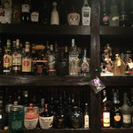 EST! - バックバーには珍しいボトルがずらり