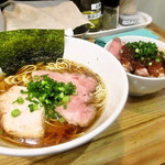 DAIKUMA - 贅沢だしそば　肉ご飯