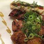 こだわり炭火焼鳥 ふらふら - 旨みのたっぷりの鶏肉と秘伝のタレを炭火で香ばしく焼いた焼鳥。全１６種