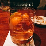 Bar KYU - 金柑がよかったのでオールドファッションド仕立てにしてもらった。ベースはジェントルマンジャック。