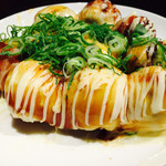 たこ焼きの天神蛸八 - 焦がしソースが決め手「あぶりチ～ズマヨ」