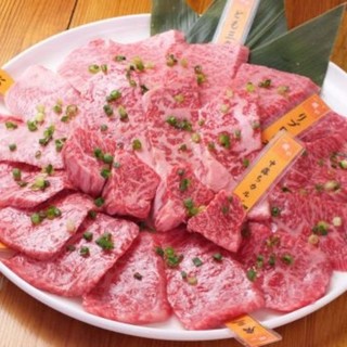 Very popular! Assortment of specially selected Kuroge Wagyu beef♪