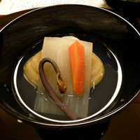 渡風亭 - ２０１７年１月：椀盛（のしがけ、館はまぐり、蒸しあわび、焼き餅、岩茸、早蕨、鶴菜）