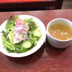 タベルナ・ラ・グロッタ - サラダと野菜スープ