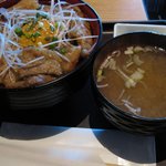 豆乳豚しゃぶ 五元豚 - 直火・炙り豚丼　￥880-