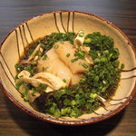 松もと - 浅葱の下には河豚のぶつ切りがゴロゴロ…