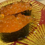 魚屋さんの新鮮回転寿司 - イクラ
