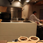 おおたに - 客への気配りを重視した厨房