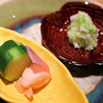 おおたに - 紅しぐれ大根の甘酢漬け　白菜の柚子漬け　いたや貝の梅漬け　きゅうりのぬか漬け
