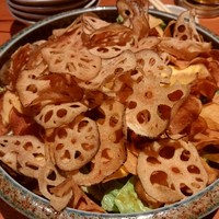 寅八商店 心斎橋店 - レンコンと安納芋のサラダ