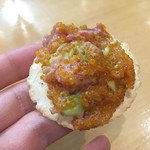 鮨松榮 - マグロとアボカドととびこ