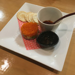 鮨松榮 - マグロとアボカドととびこ