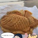 Naokinotaiyaki - 焼き芋たい焼き（近くの浜辺でいただきました(^_^;)）