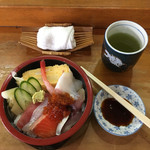 Misaki Zushi - 海鮮丼630円。