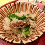 みくり - 食事：五島列島産サワラの炊き込みご飯　百合根の食感と菜の花の色彩、木の芽の香りを添えて。ご飯はいまをときめく、山形のブランド米、つやひめ。