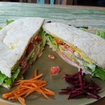 ImmAim Vegetarian And Bike Cafe - 料理写真:アボカド ピタサンド