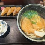 讃岐うどん 秀 - きつねうどん+お昼のサービスセット（いなり寿司、冷奴）＠讃岐うどん秀（2017年1月某日）