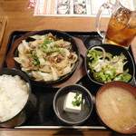 Kitaguni Sakaba Ndanda - 牛バラ焼定食￥700-