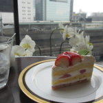 M＆C Cafe 丸の内オアゾ - イチゴケーキ