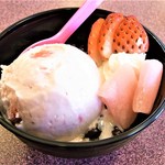 サーティワンアイスクリーム - あったか苺クリームぜんざい　￥５７０