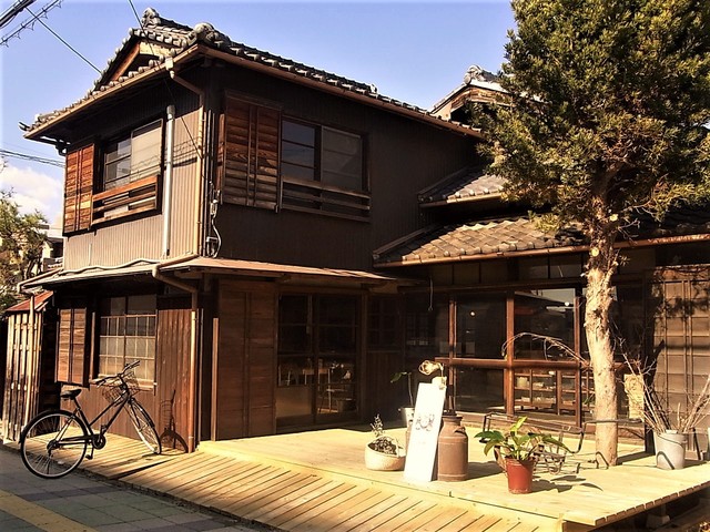 ３ ５ 古民家カフェ 古いモノと暮らす By ぐるめ部長 Bench ベンチ 高槻 カフェ 食べログ