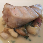 ラ クレリエール - ブリブリとした旨みある食感はチュルボそっくり。旨みと仄かな甘みが美味しい。