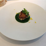 ラ クレリエール - 鱈白子の片面フリット。春菊のソース。