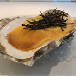 ラ クレリエール - 厚岸牡蠣のオランデーズのグラチネ、トリュフをたっぷり乗せて