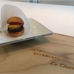 ラ クレリエール - ブーダンノワールのハンバーガー。このブーダンはいつも旨み少なめ。
