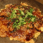 お好み焼 みなと屋 - かきお好み焼き　大きな牡蠣がごろごろ（笑）