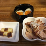 ます道庵 - 燻製たまご¥150、ベビーチーズ燻製¥150、おつまみ燻製〜自家製鶏もも肉ハム〜¥350