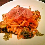 カフェ＆バー スパイス - トマトソースリングイネ