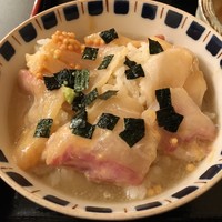 ワノフ - 鯛茶漬け…ちなみに２杯目(^^ゞ
                ご飯には鯛がたっぷり。ちなみに、３杯目の鯛もまだ…(笑)