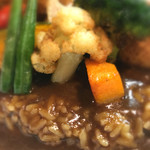 カレーハウス すぷ～ん - 素揚げされた野菜が優しい